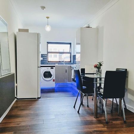 Beautiful Modern Apartment On Wick Lane Лондон Экстерьер фото