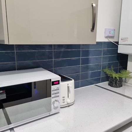 Beautiful Modern Apartment On Wick Lane Лондон Экстерьер фото